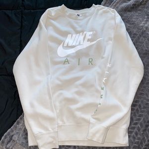 NWOT Nike Crewneck